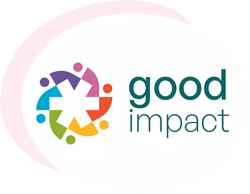 Il logo di Good Impact SB presenta un cerchio vibrante di sette figure stilizzate e colorate (viola, rosa, rosso, giallo, verde, blu, verde acqua) che si tengono per mano intorno a una croce bianca a otto punte. A destra, il testo 'good' sopra 'impact' in carattere teal scuro. Logo per la spin-off di consulenza ESG di Fiabilis.